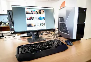 নতুন Core™ I3+ 8GB+SSD 128GB+1000GB+DELL 19''LED