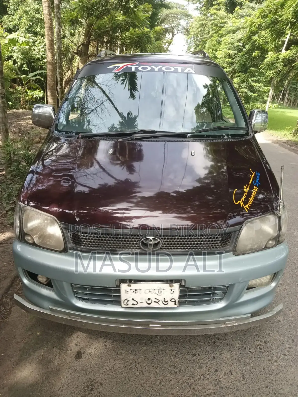 Toyota Noah . 1997