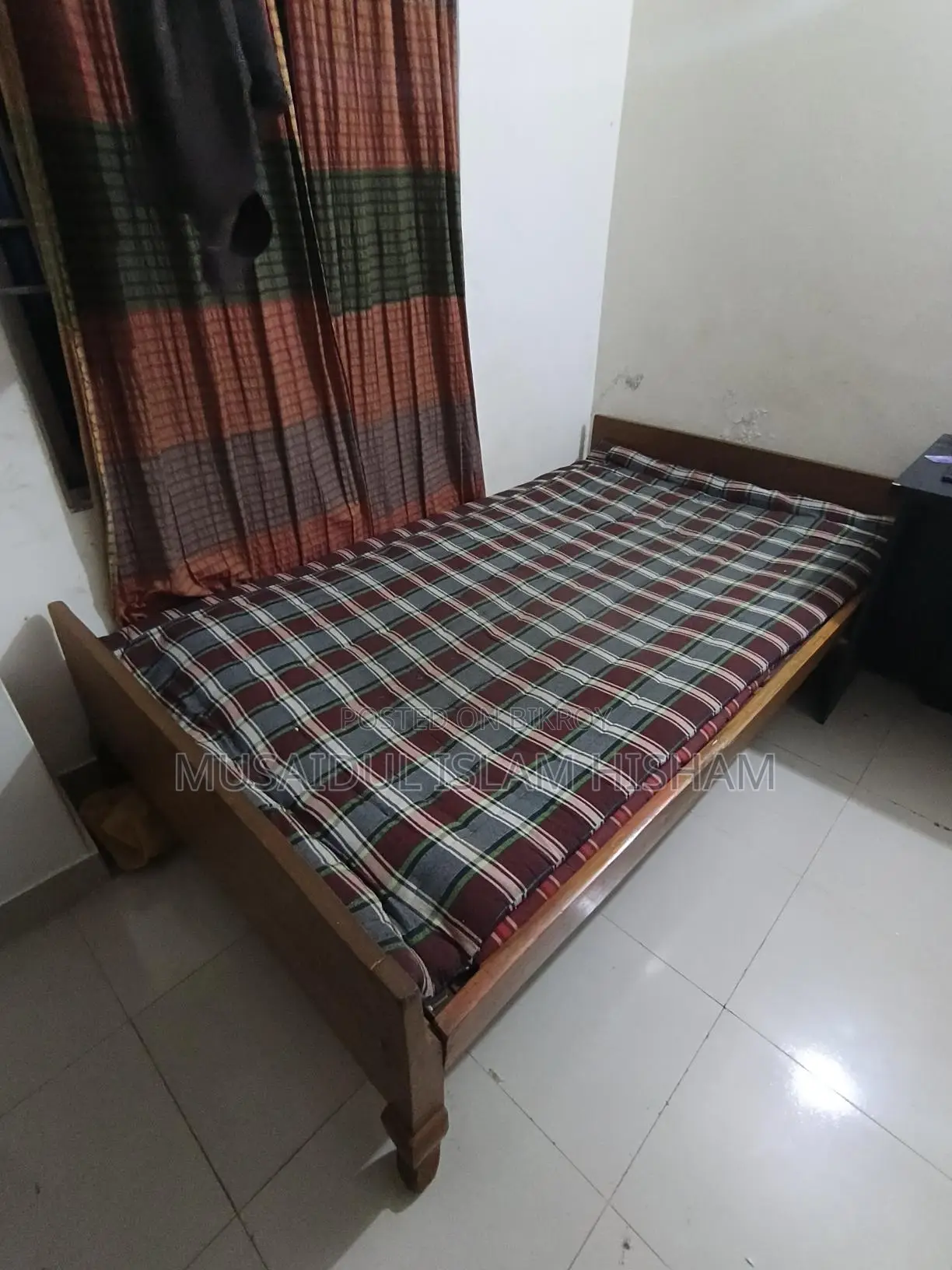 Wooden Bed 4x7 Semi Double