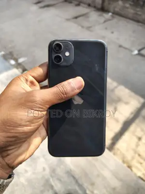 Apple iPhone 11 . (Used)