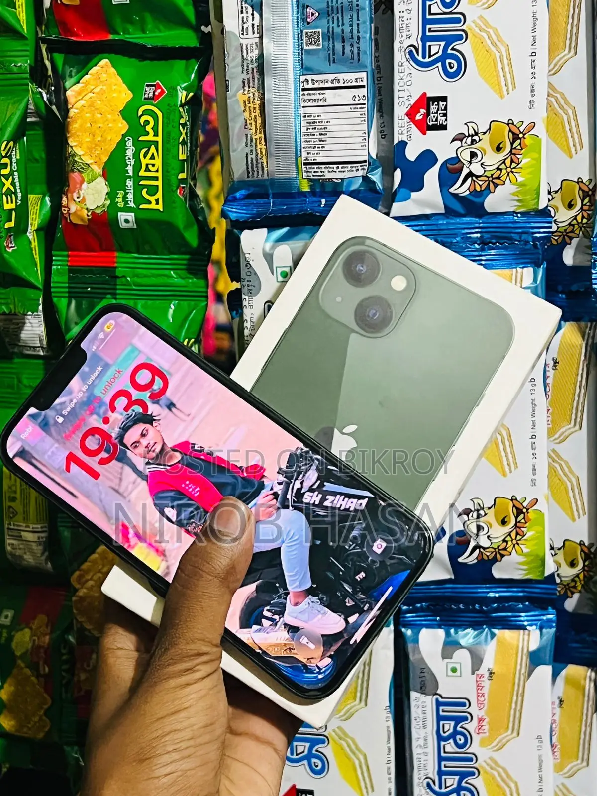 Apple iPhone 13 (Used)