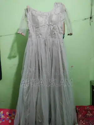 স্টাইলিশ গাউন