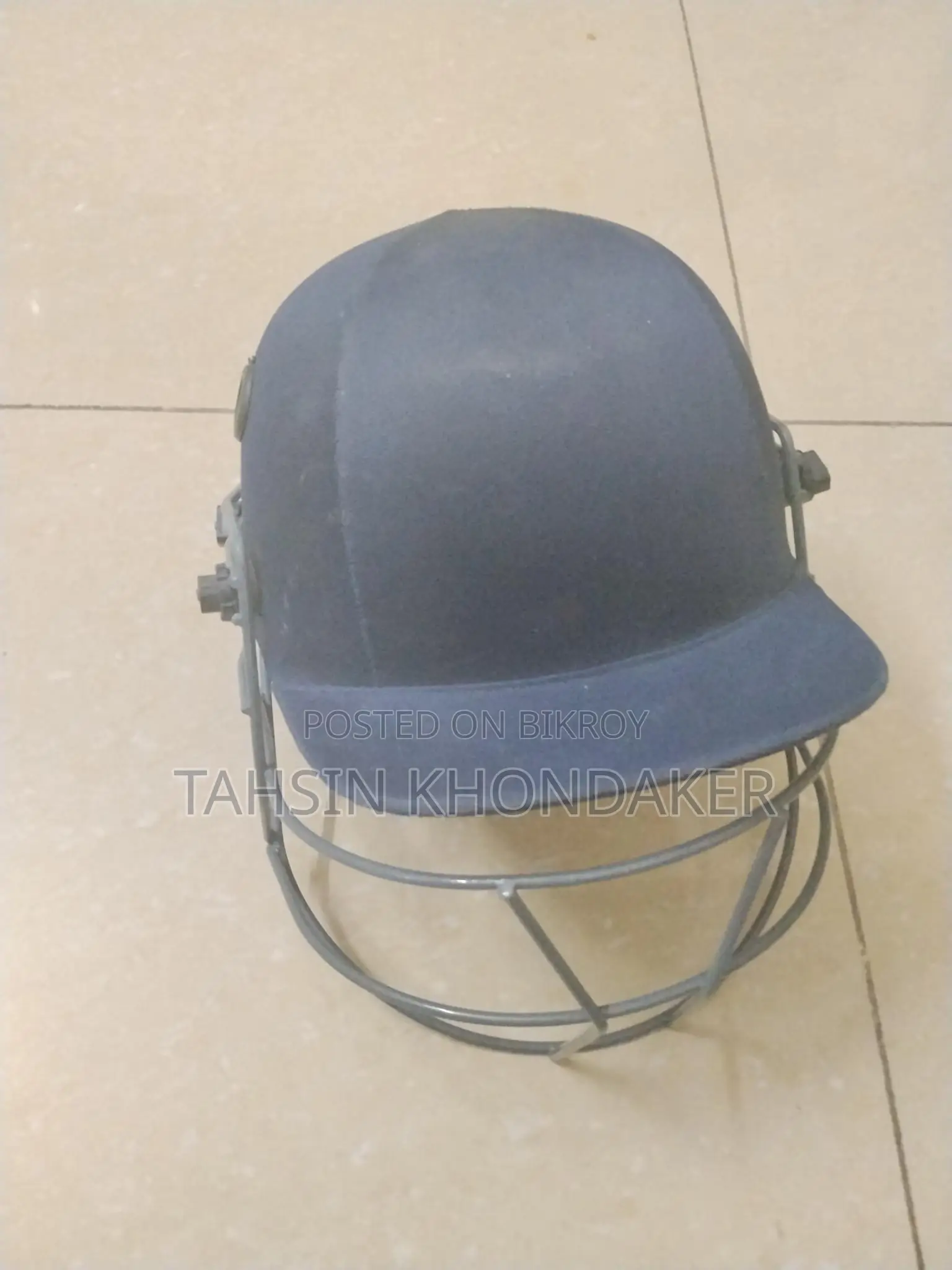 Cricket Helmet for Sale at a Fixed Price
