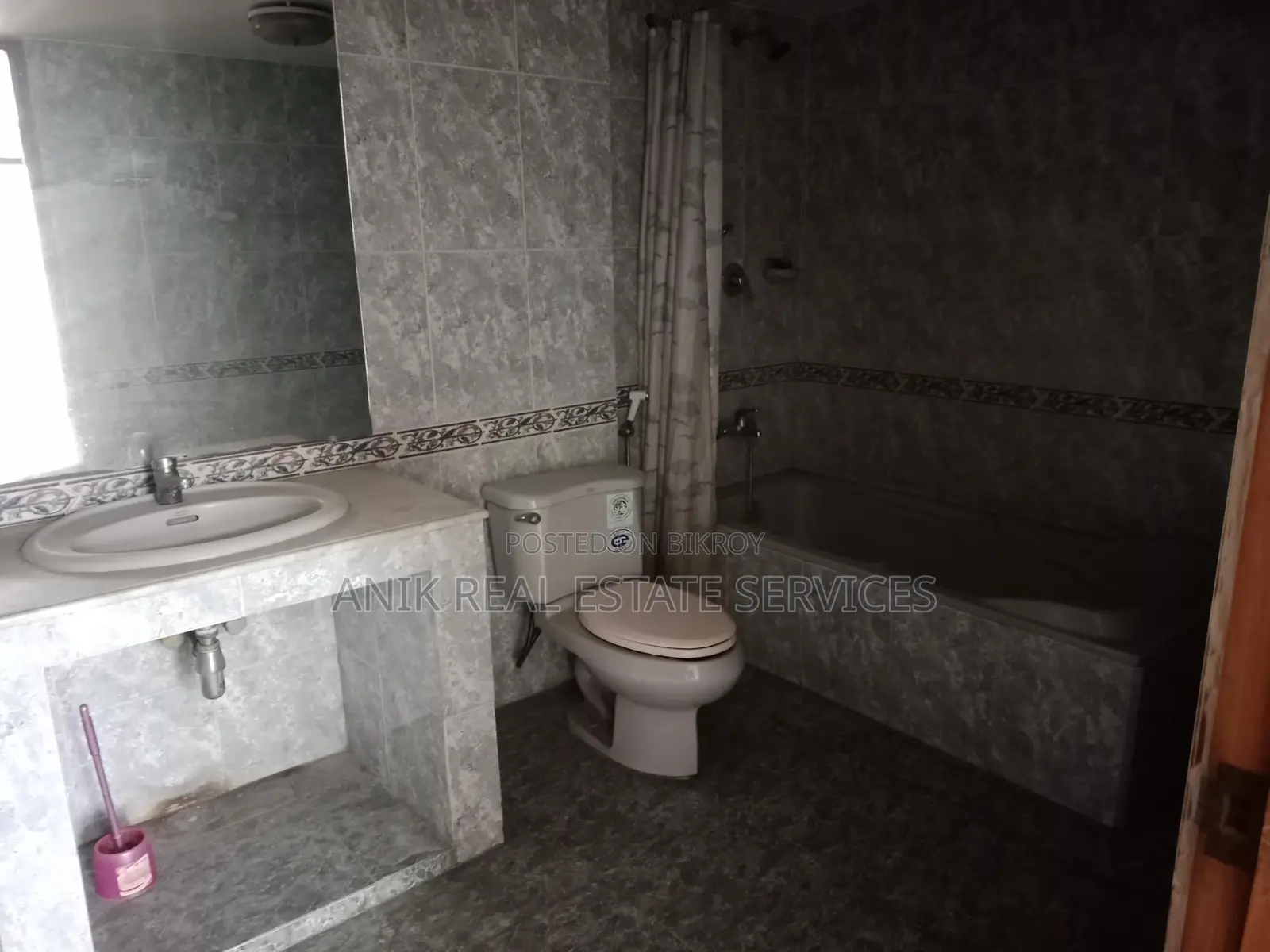 Good Quality 3 Bedroom Un Farnised Flat Rent At Gulshan 2