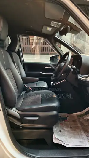 Toyota Noah hybrid sz-package 2022