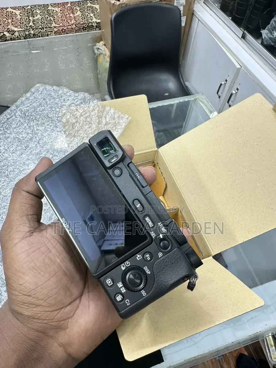 Sony a6400 stock available only 1200 shutter count