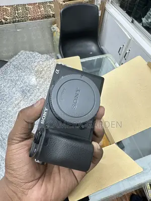 Sony a6400 stock available only 1200 shutter count