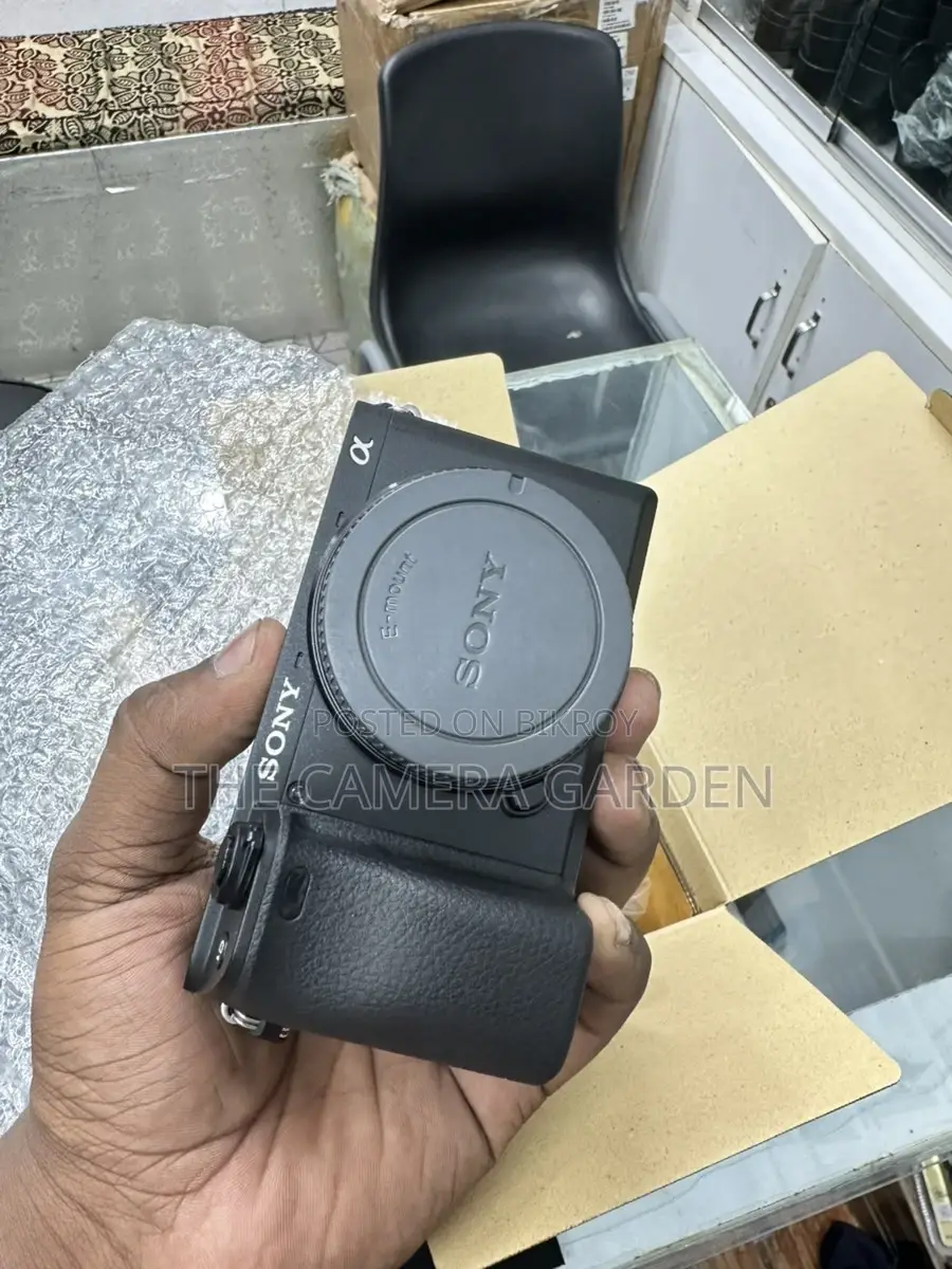 Sony a6400 stock available only 1200 shutter count