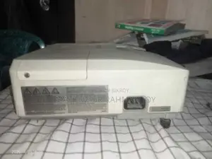 Hitachi cp-x2511 projector