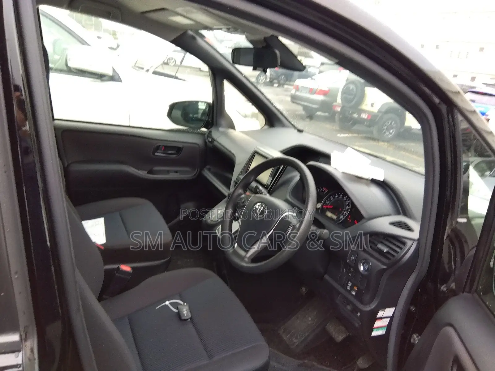 Toyota Noah Non Hybrid X Black 2021