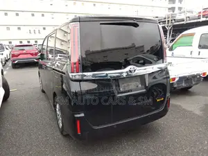 Toyota Noah Non Hybrid X Black 2021