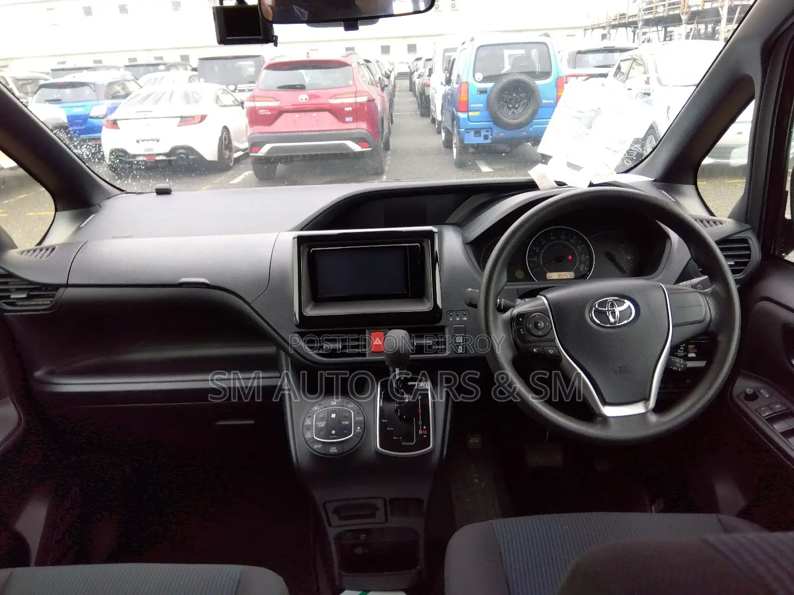 Toyota Noah Non Hybrid X Black 2021