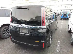 Toyota Noah Non Hybrid X Black 2021