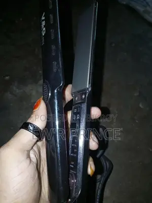 চুল স্ট্রেট করার মেশিন