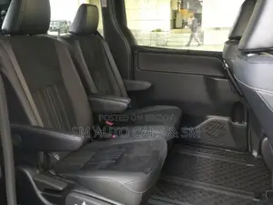 Toyota Esquire Petrol Gi Premium 2021