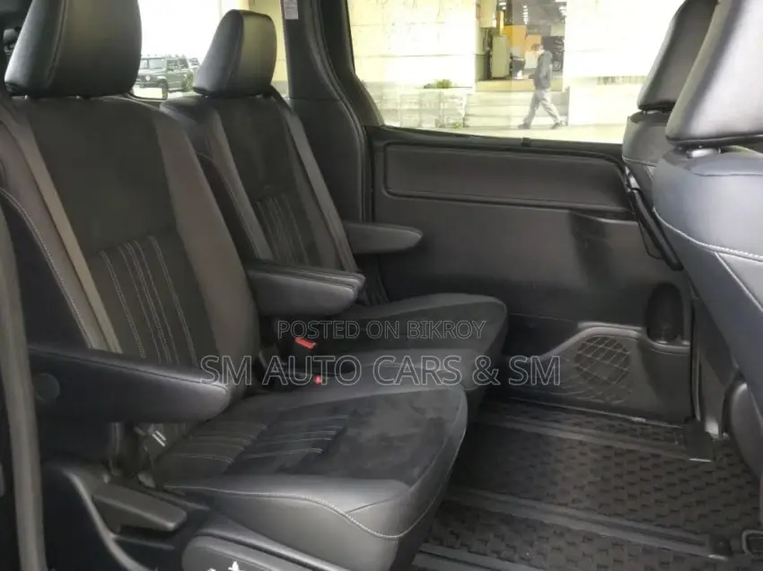 Toyota Esquire Petrol Gi Premium 2021