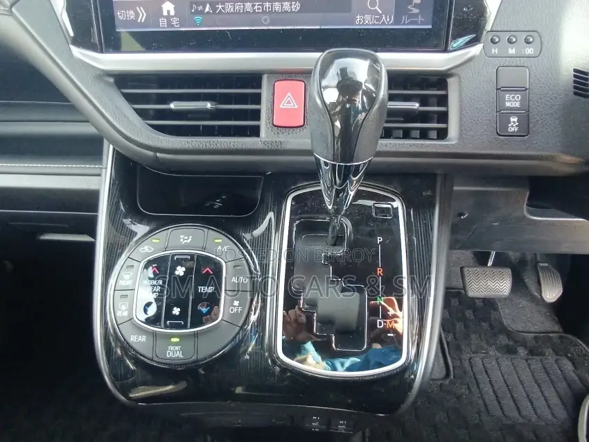 Toyota Esquire Petrol Gi Premium 2021
