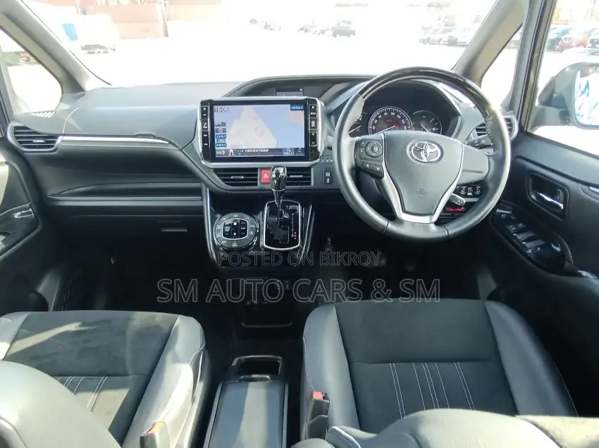 Toyota Esquire Petrol Gi Premium 2021