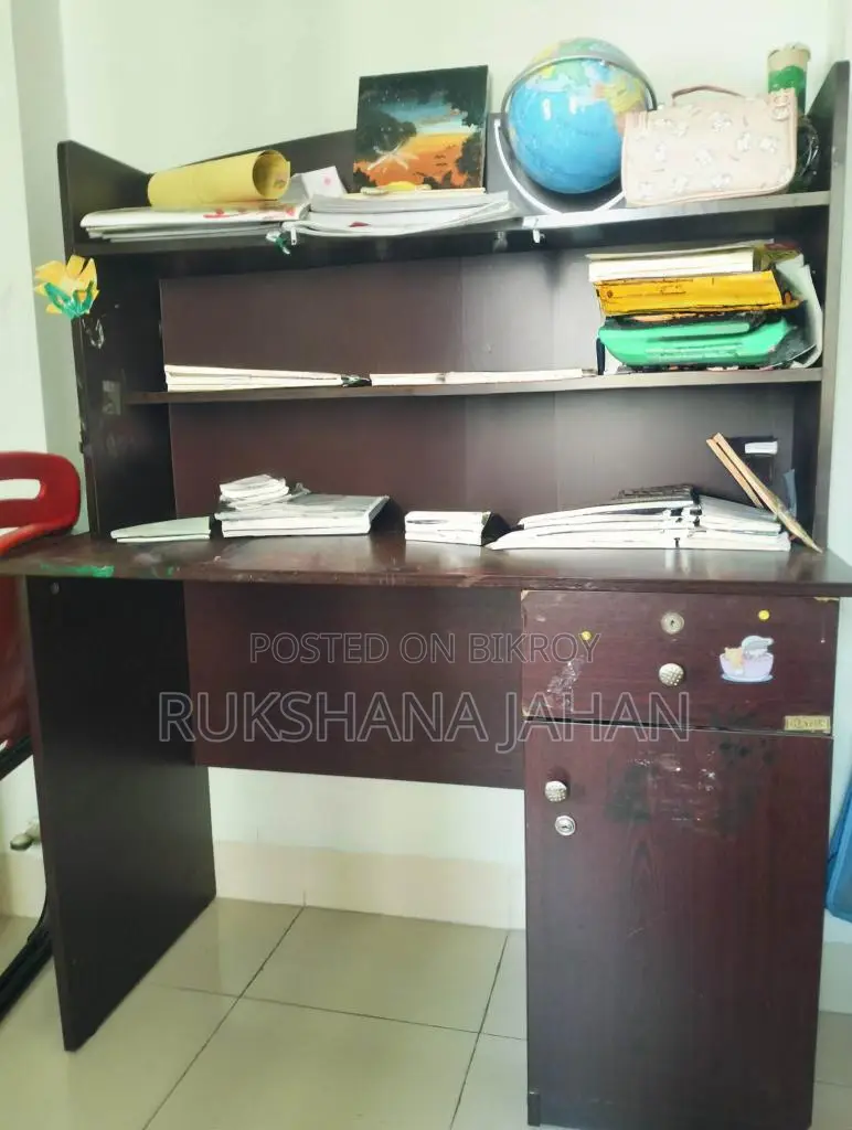 reading table