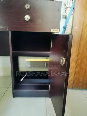 reading table