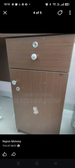 reading table