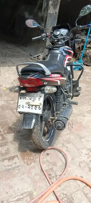 TVS Metro . 2017