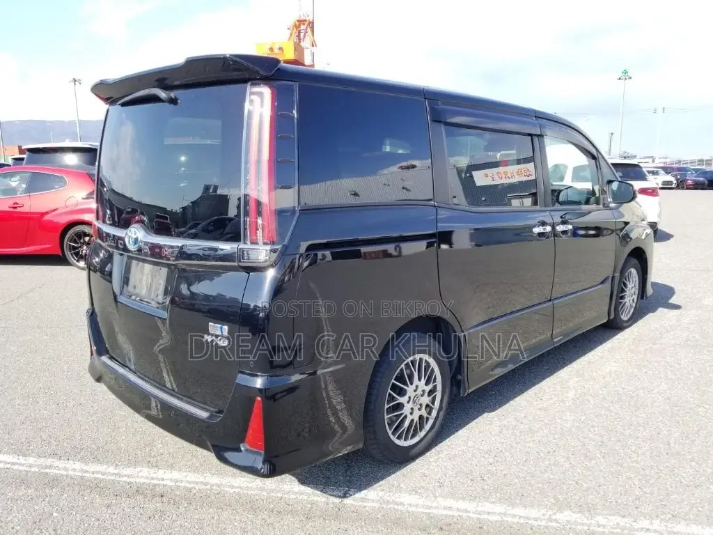Toyota Noah SIWXB Hybrid 2021