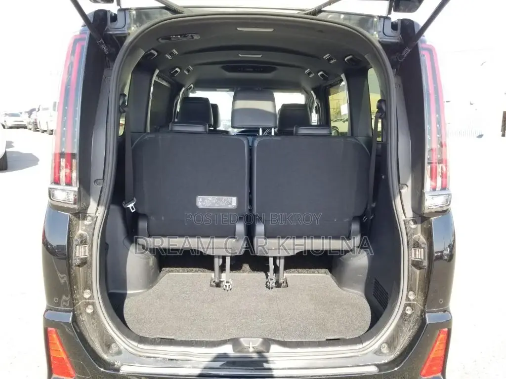 Toyota Noah SIWXB Hybrid 2021