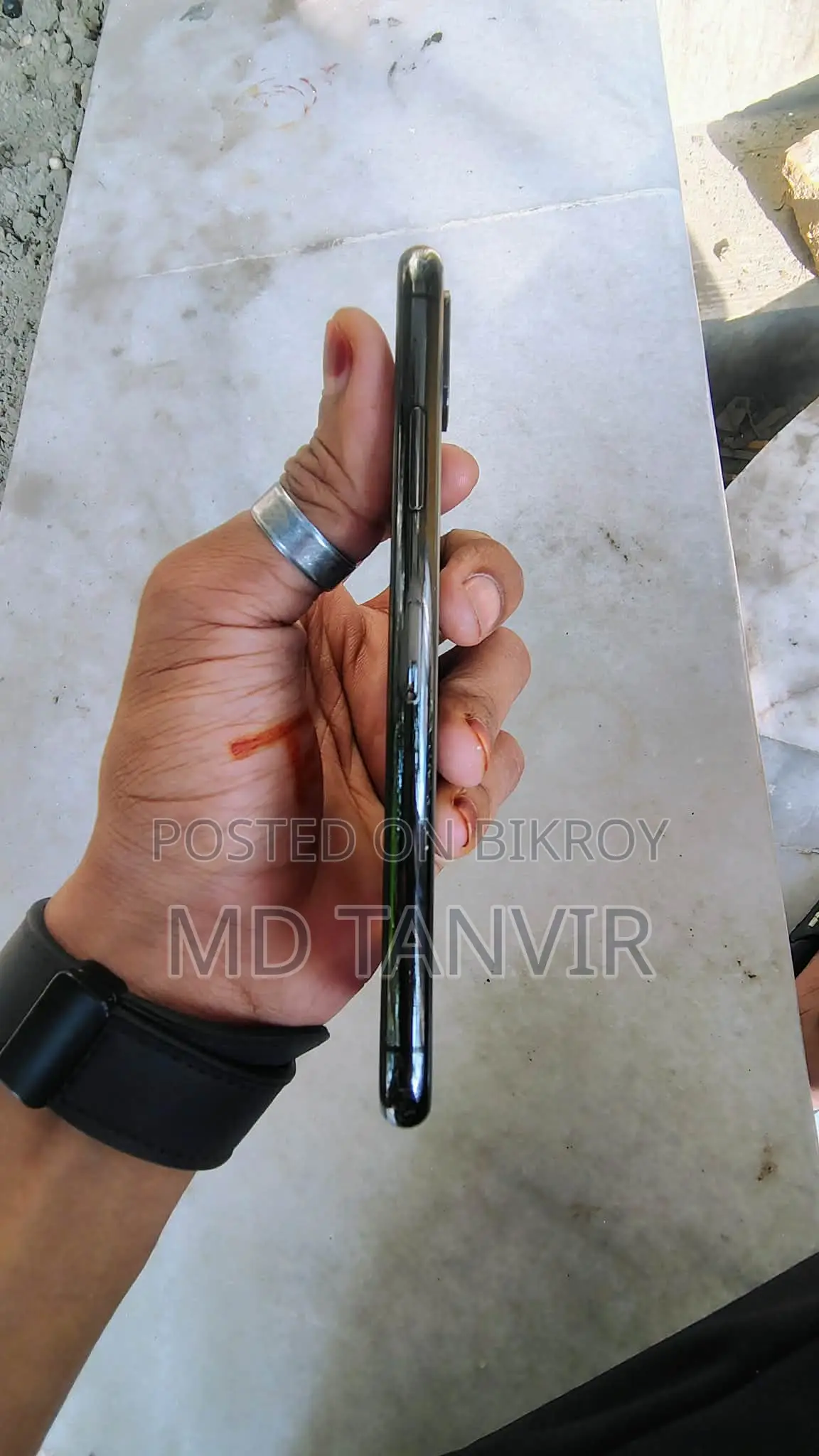 Apple iPhone X (Used)