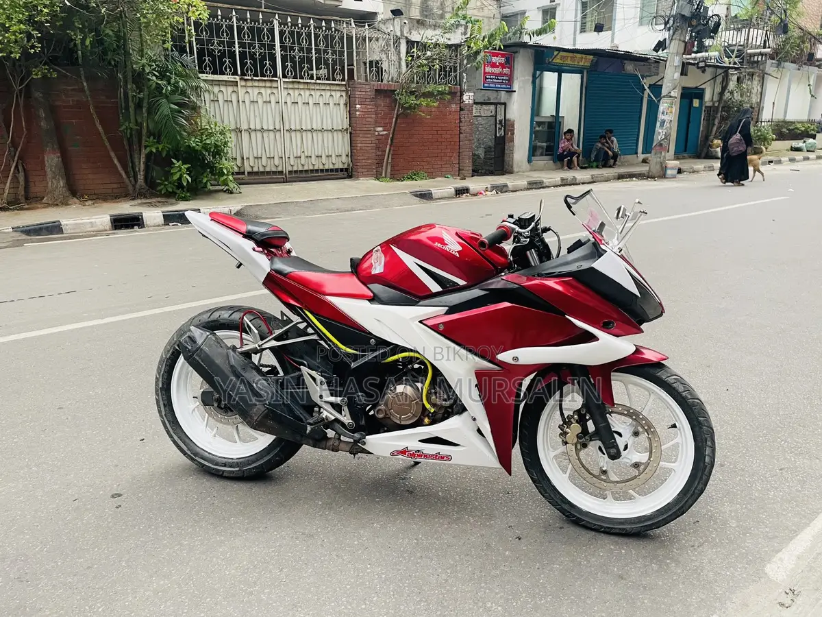 Honda CBR 150R . 2026