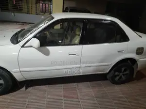 Toyota Corolla . 1997