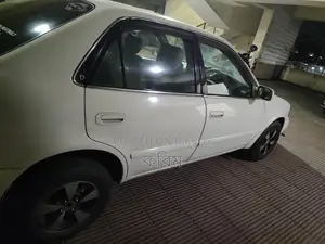 Toyota Corolla . 1997