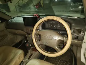 Toyota Corolla . 1997