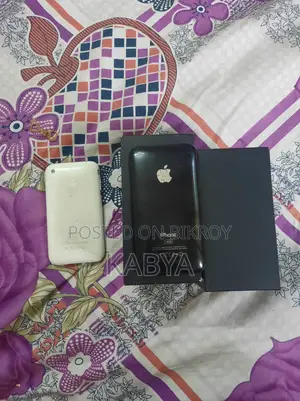 Apple iPhone 3GS 3GS8GB WIDEVERYTHIN (Used)