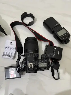 Canon EOS 80D DSLR Camera with 18-135mm USM Lens & External flashlight