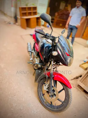 Bajaj Pulsar 150 . 2018