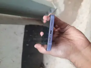 Apple iPhone 12 (Used)