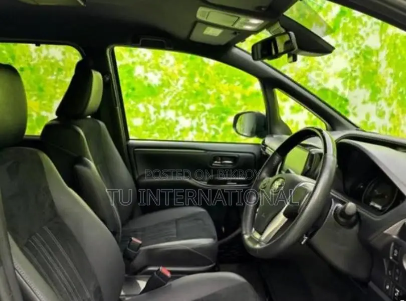 Toyota Esquire hybrid gi premium 2019