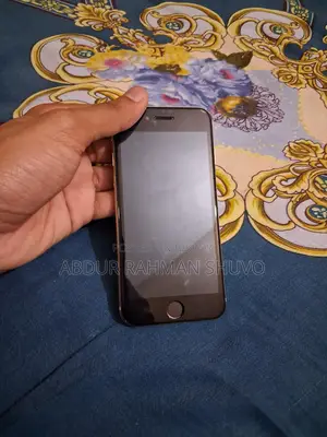 Apple iPhone 6 1/16 GB (Used)