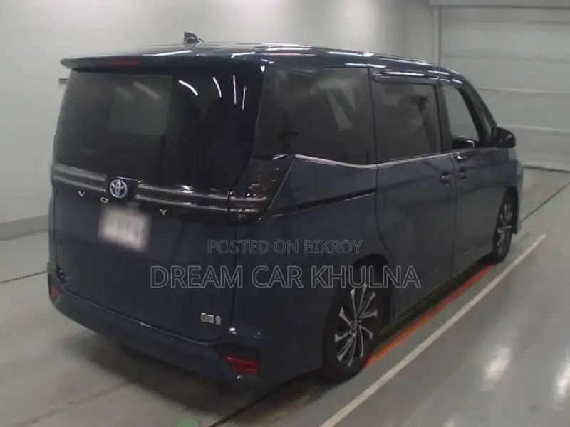 Toyota Voxy SZ Massive Gray 2023