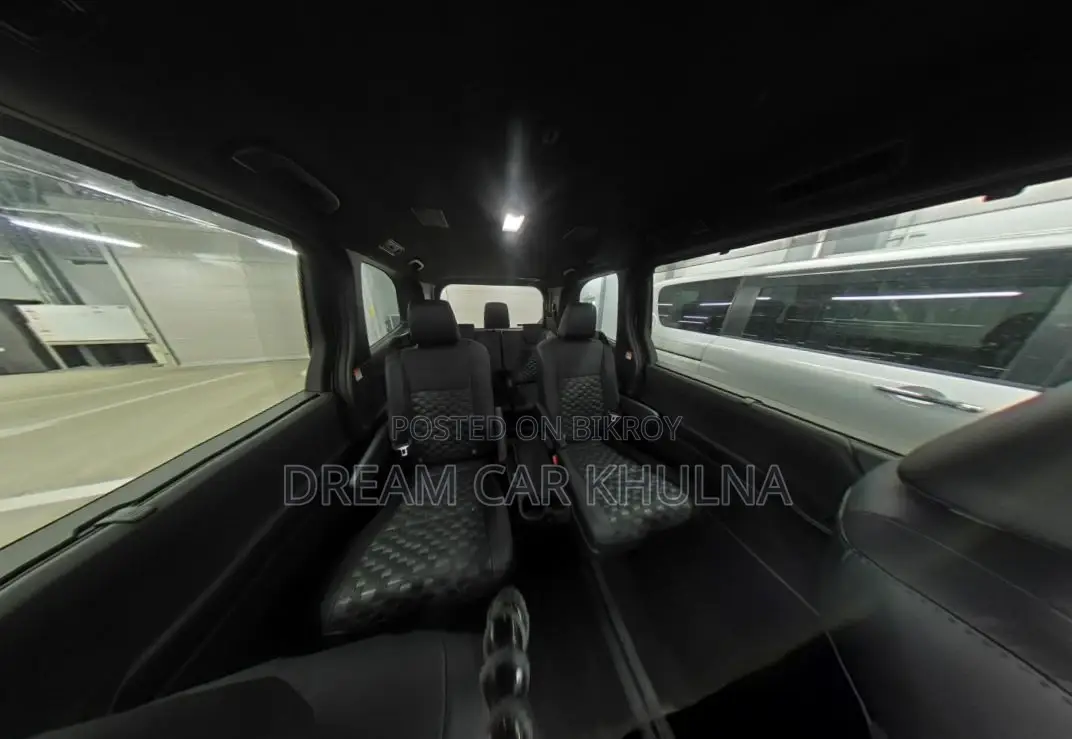 Toyota Voxy SZ Massive Gray 2023