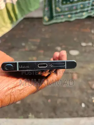 Samsung Galaxy S22 Ultra . (Used)