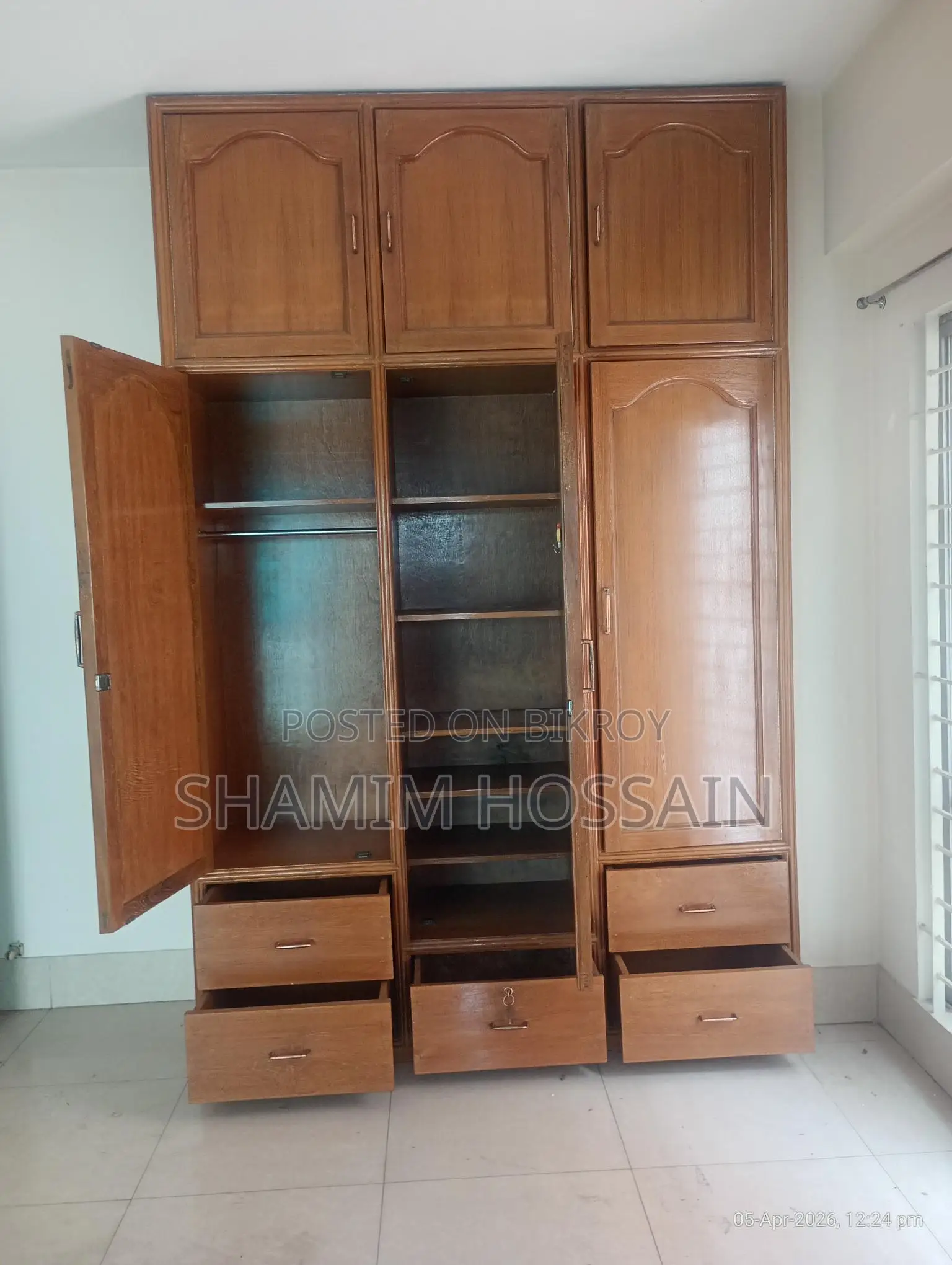 Almirah for Sale