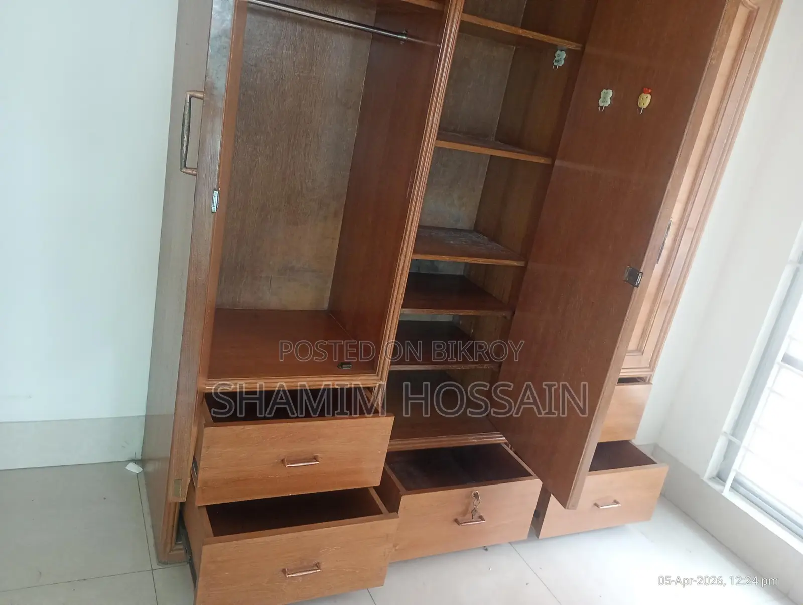 Almirah for Sale