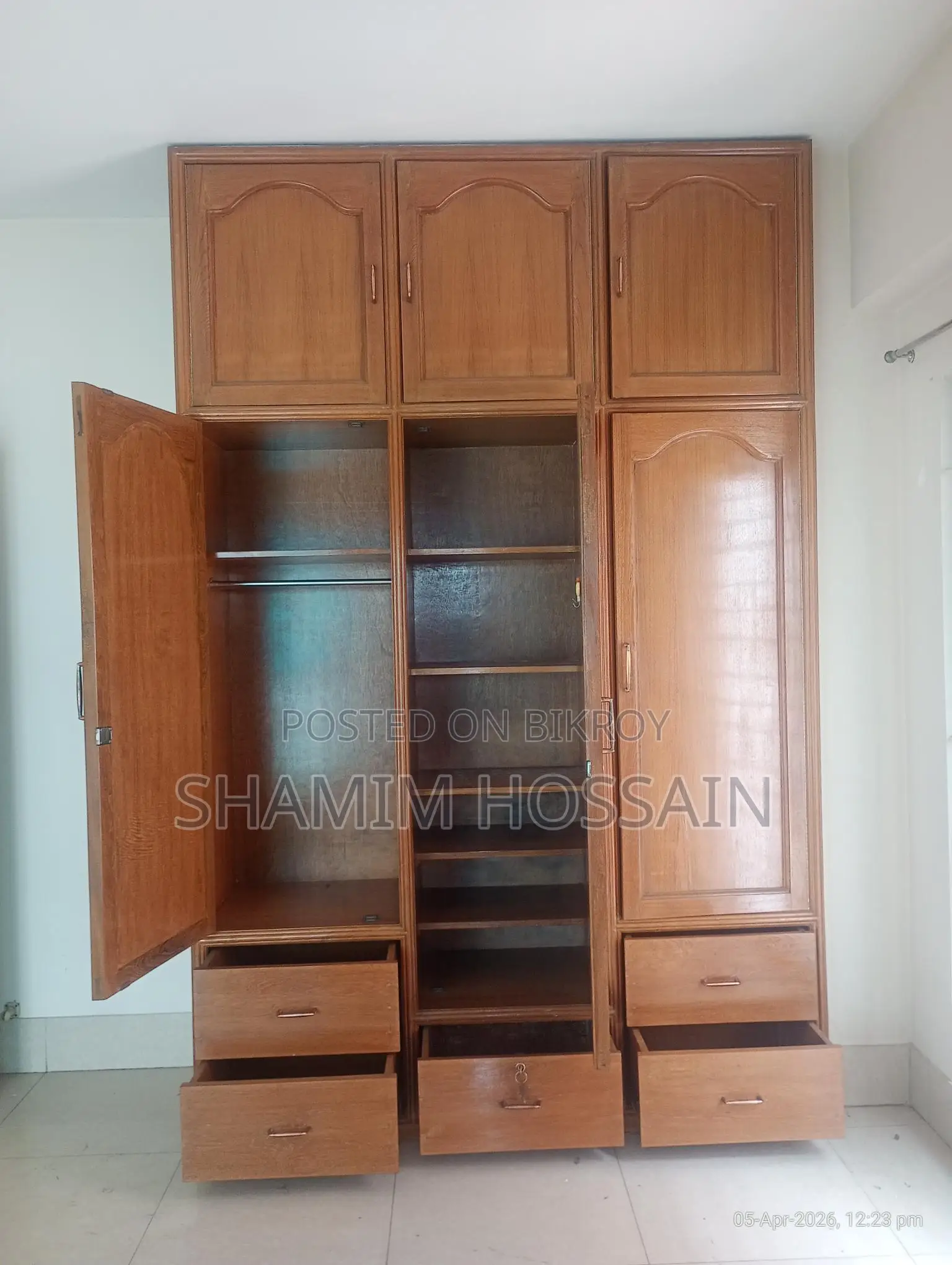 Almirah for Sale