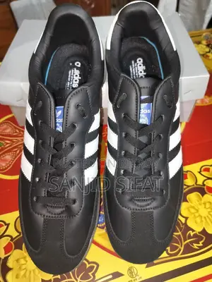 Black Addidas Samba