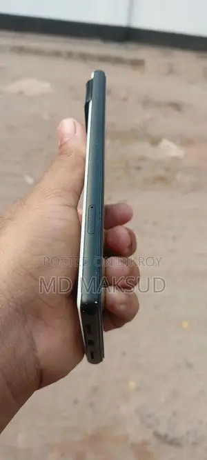 Google Pixel 6 . (Used)