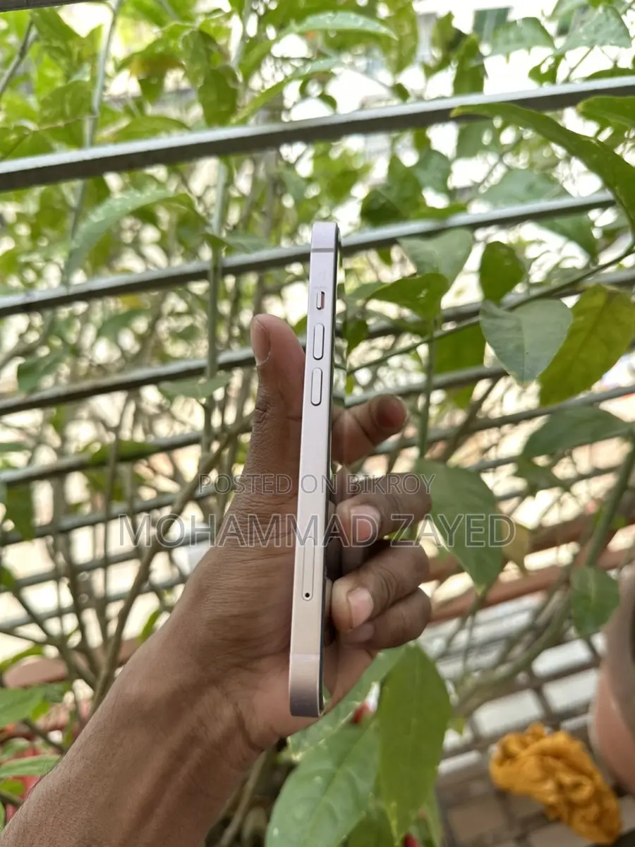 Apple iPhone 13 (Used)