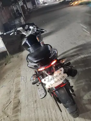 Bajaj Pulsar 135 . 2006