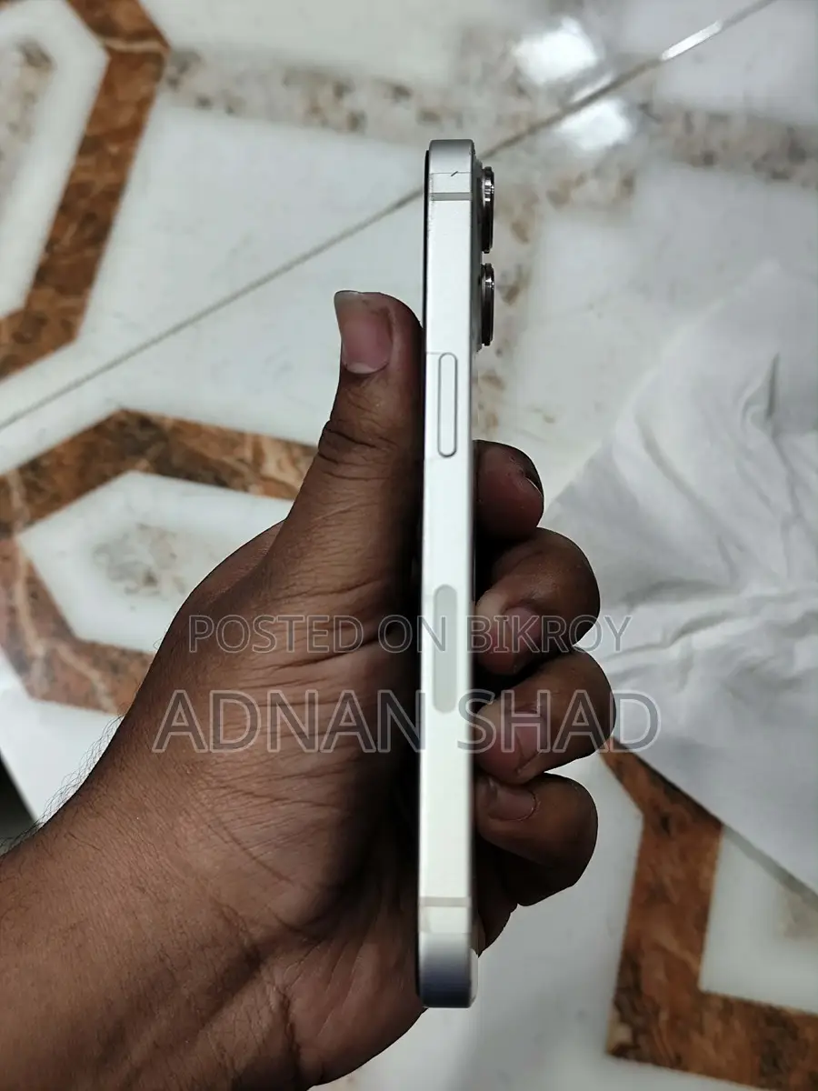 Apple iPhone 13 (Used)